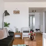 Casiola - New With Beautiful Sea View Apartment