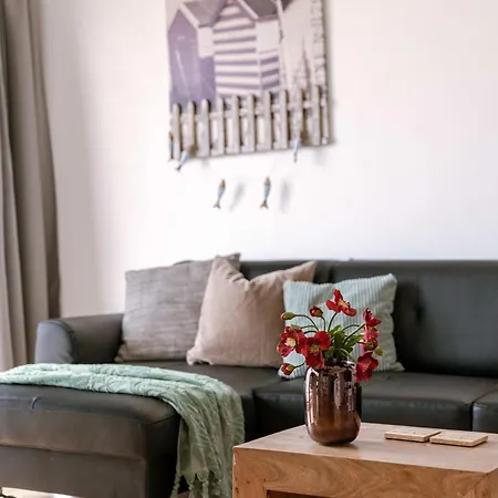 Huswell - New With Beautiful Sea View *