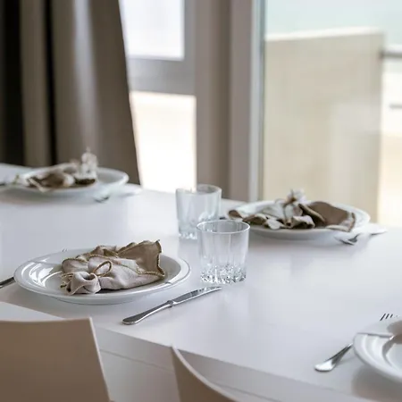 Huswell - New With Beautiful Sea View *